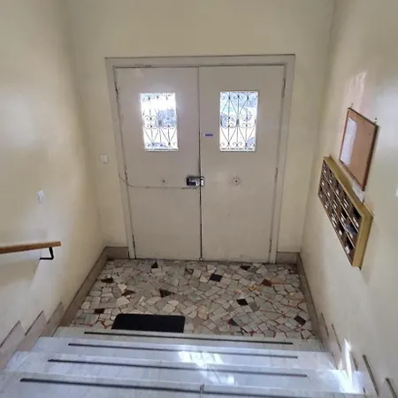 Διαμέρισμα Domus Aisa Centro