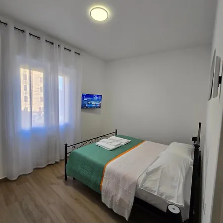 Domus Aisa Centro * 포르미아
