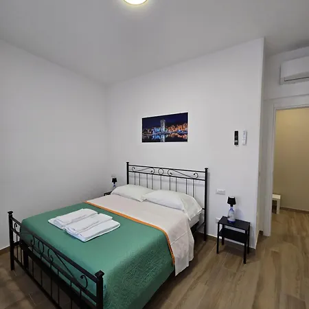 Domus Aisa Centro 아파트 *